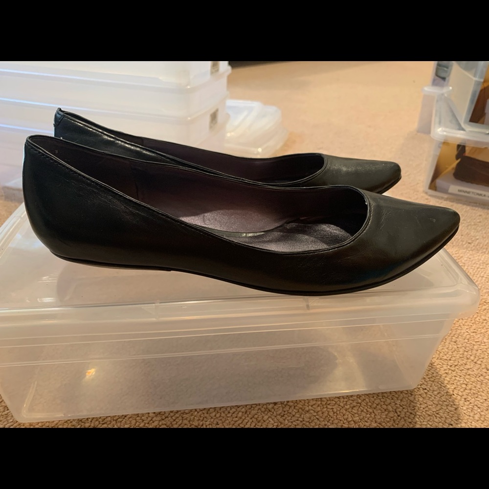 Nine West pointy black leather flats